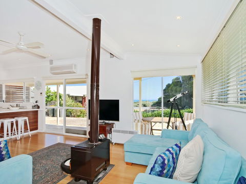 Boat House - Travel Agents 3