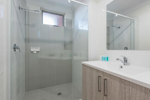 Jurien Bay Motel Apartments - Travel Search 11