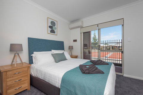 Jurien Bay Motel Apartments - Travel Search 3