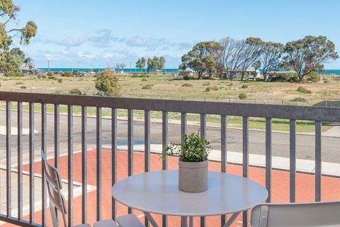 Jurien Bay Motel Apartments - Travel Search 22