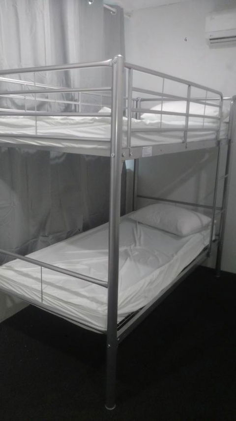 Perth City Backpackers Hostel - Note - Valid Passport Required To Check In - Travel Agents 22