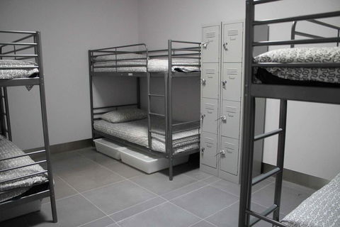 Perth City Backpackers Hostel - Note - Valid Passport Required To Check In - Travel Agents 3