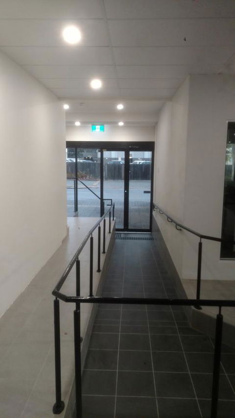 Perth City Backpackers Hostel - Note - Valid Passport Required To Check In - Travel Agents 20