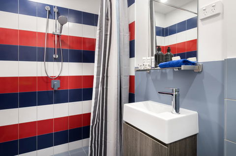 Hostel G Perth - Travel Agents 13