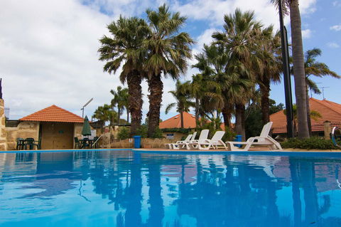 Mandurah Family Resort - Tourism Guide 23