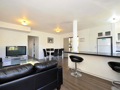 Mandurah Family Resort - Tourism Guide 35