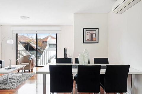 Parklane Apartments - Travel Search 3