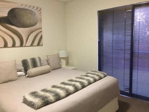 Parklane Apartments - Travel Search 8