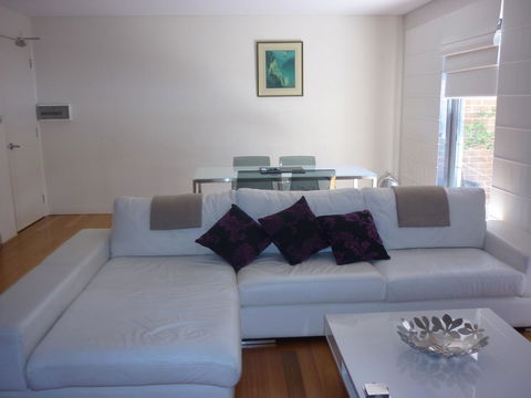 Parklane Apartments - Travel Search 31