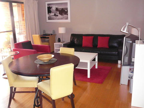 Parklane Apartments - Travel Search 27