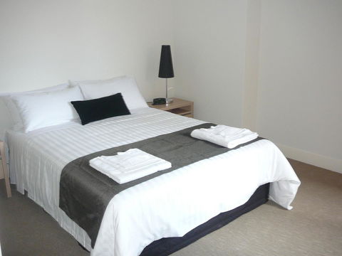Parklane Apartments - Travel Search 34