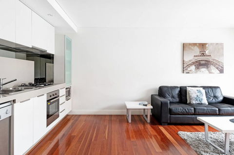 Parklane Apartments - Travel Search 12