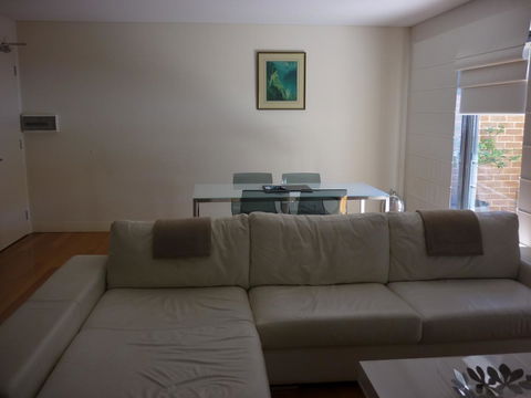 Parklane Apartments - Travel Search 33