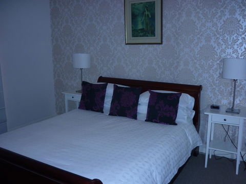 Parklane Apartments - Travel Search 28