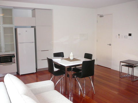 Parklane Apartments - Travel Search 24