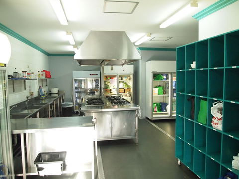 The Emperors Crown Hostel - Travel Agents 42