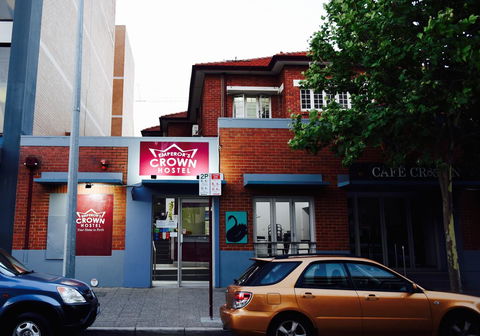 The Emperors Crown Hostel - Travel Agents 0
