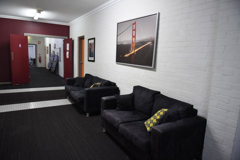 The Emperors Crown Hostel - Travel Agents 9