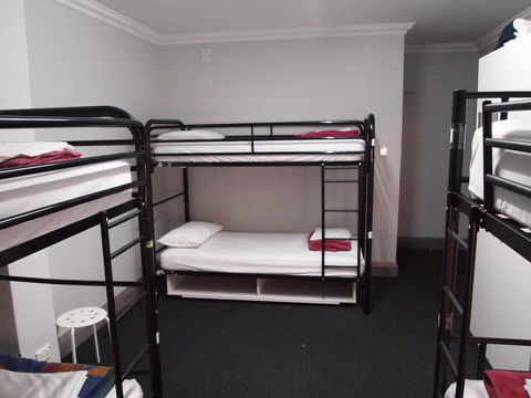 The Emperors Crown Hostel - Travel Agents 11