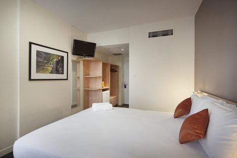 Ibis Perth - Travel Agents 25