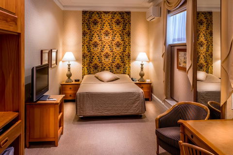 European Hotel - Travel Agents 11
