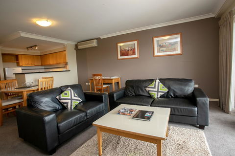 Perth Short Stays - Travel Agents 12