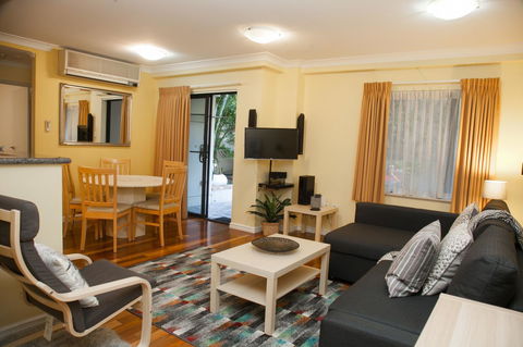 Perth Short Stays - Travel Agents 10