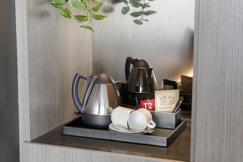 The Melbourne Hotel - Travel Agents 13