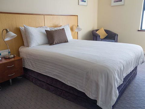 Ocean Beach Hotel - Tourism Guide 0