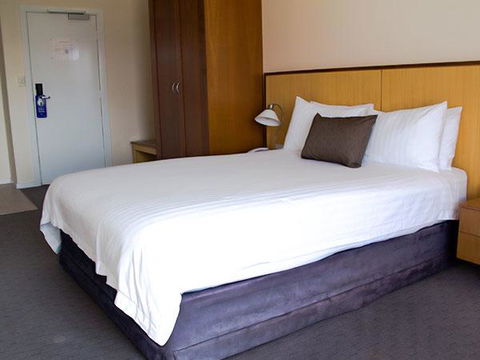 Ocean Beach Hotel - Tourism Guide 2