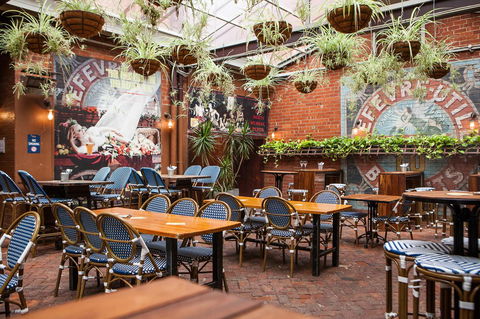 Nightcap At Belgian Beer Cafe - Travel Agents 7