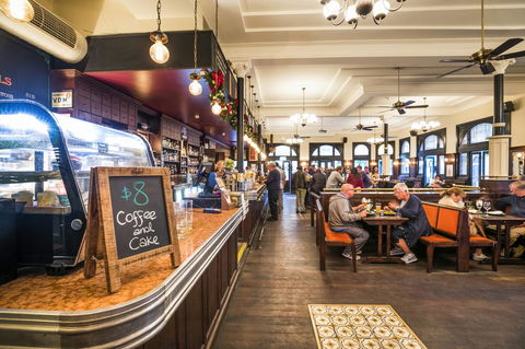 Nightcap At Belgian Beer Cafe - Travel Agents 25
