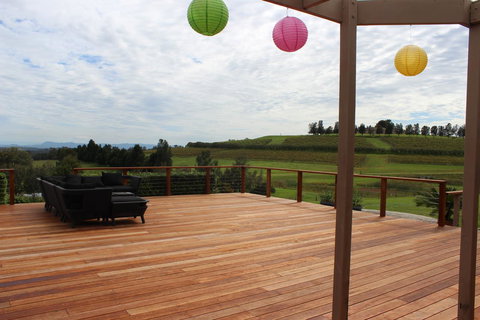 Grapevines Boutique Accommodation - Travel Agents 9