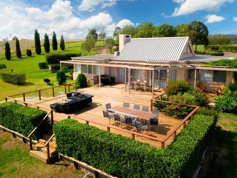 Grapevines Boutique Accommodation - Travel Agents 1
