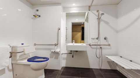 Holiday Inn Perth City Centre, An IHG Hotel - Travel Agents 27
