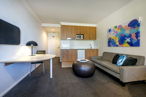 Oaks Perth Hotel - Travel Agents 22