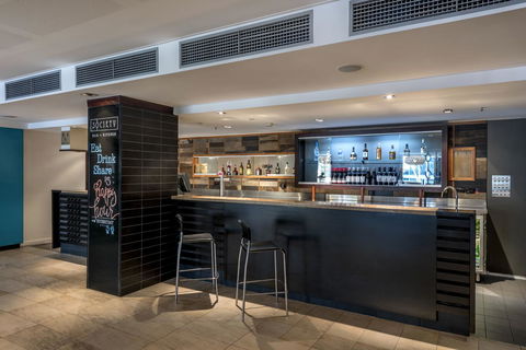 Oaks Perth Hotel - Travel Agents 24