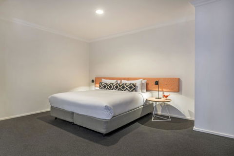 Oaks Perth Hotel - Travel Agents 19