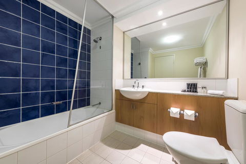 Oaks Perth Hotel - Travel Agents 1