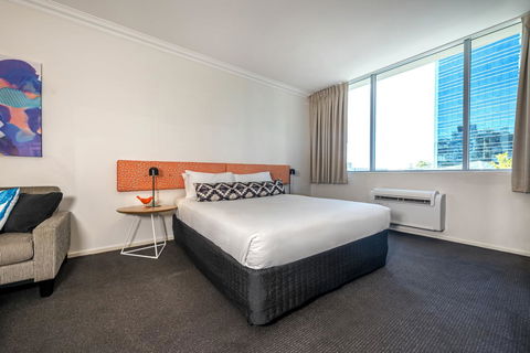 Oaks Perth Hotel - Travel Agents 21