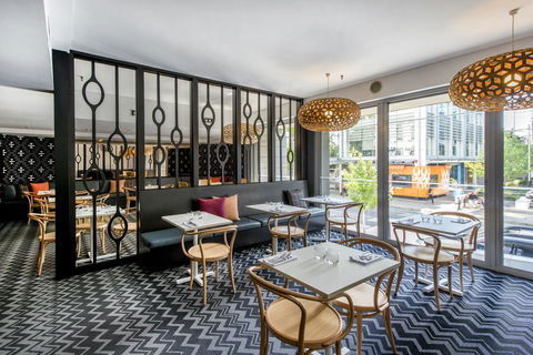 Oaks Perth Hotel - Travel Agents 36