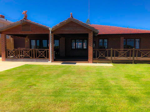 The Compass Beach House - Tourism Guide 4