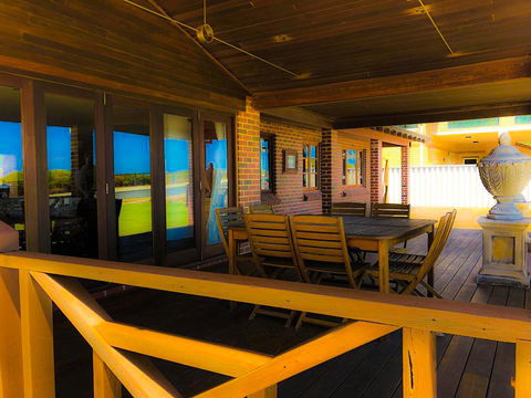 The Compass Beach House - Tourism Guide 8