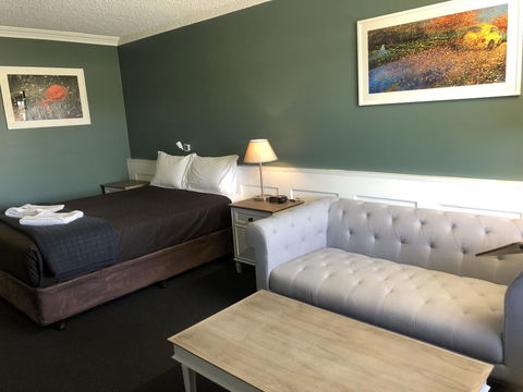 Dog Rock Motel - Tourism Guide 1