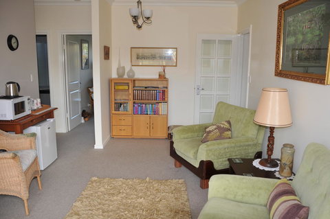 Glenelg On King Bed & Breakfast - Travel Agents 20