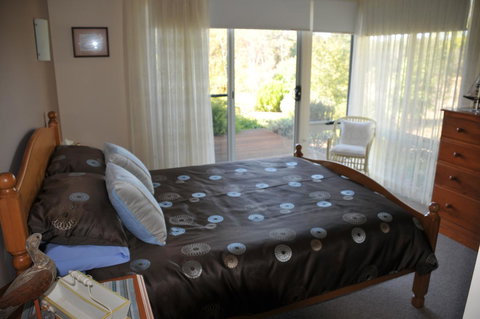 Glenelg On King Bed & Breakfast - Travel Agents 23