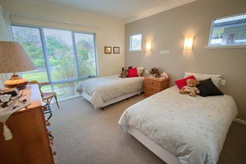 Glenelg On King Bed & Breakfast - Travel Agents 4