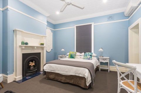 Blue Door Apartments - Travel Agents 17