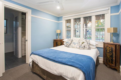 Blue Door Apartments - Travel Agents 12