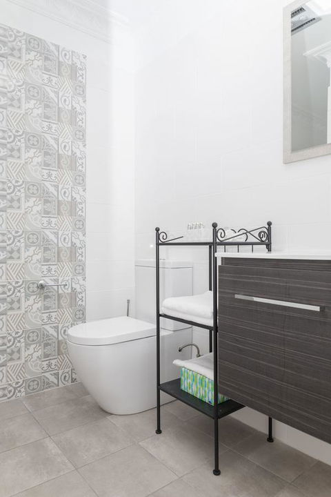 Blue Door Apartments - Travel Agents 9